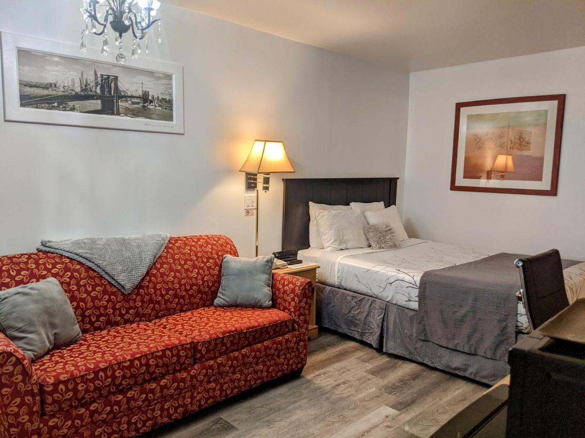 Skyview Motel - Prairie Du Sac Экстерьер фото